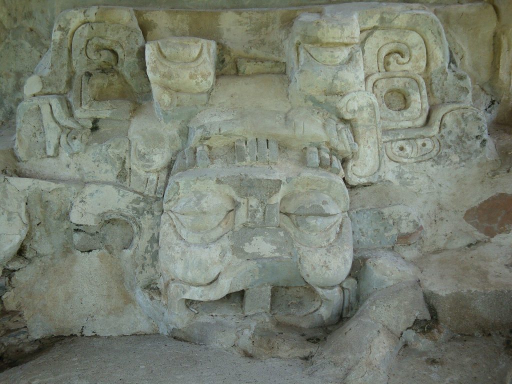 Aguada Fénix: A Preclassic Maya Ceremonial Complex in Mexico 2 Aguada Fénix