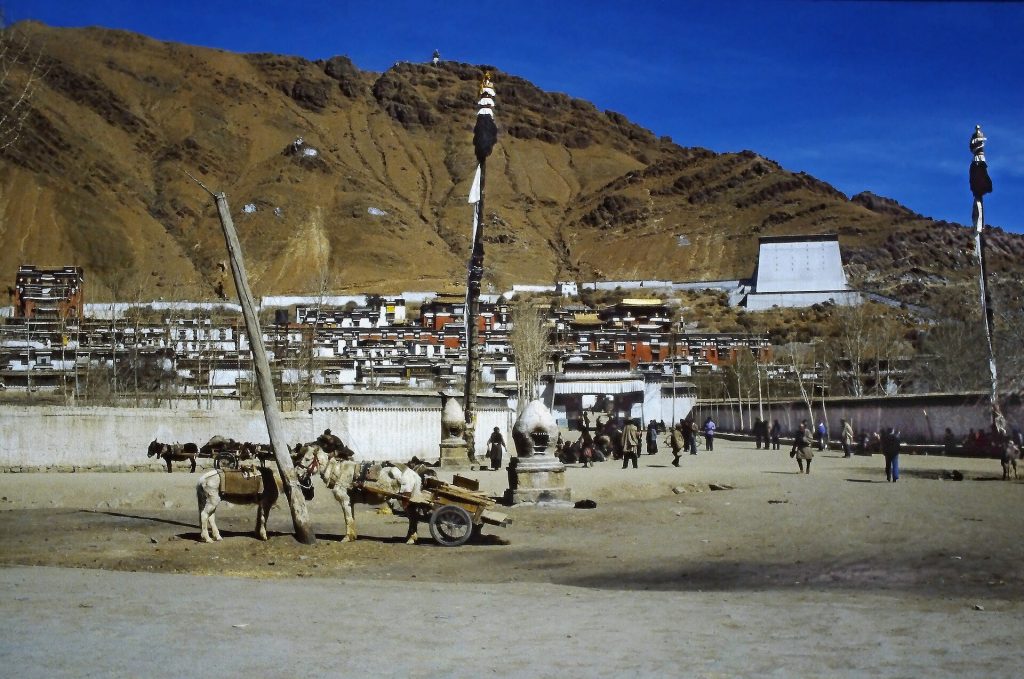 Tashilhunpo Monastery: A Gelug Buddhist Monastery in Shigatse 3 Tashilhunpo Monastery