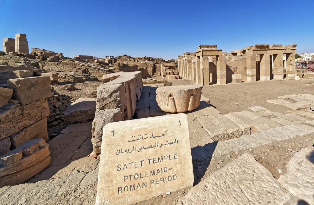 Temple of Satet: An Ancient Egyptian Sanctuary of the Nile Inundation 1 Temple of Satet
