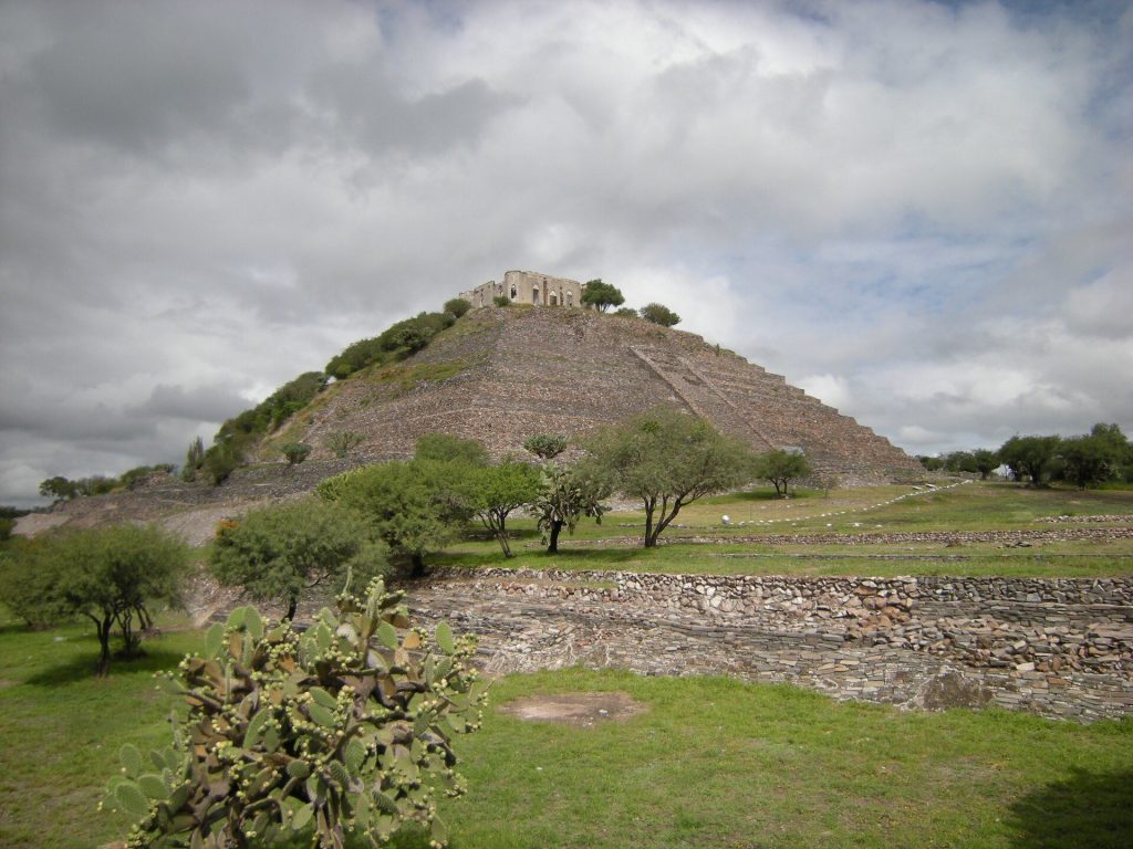 El Cerrito: A Pre-Hispanic Ceremonial and Political Center in Mexico 2 El Cerrito