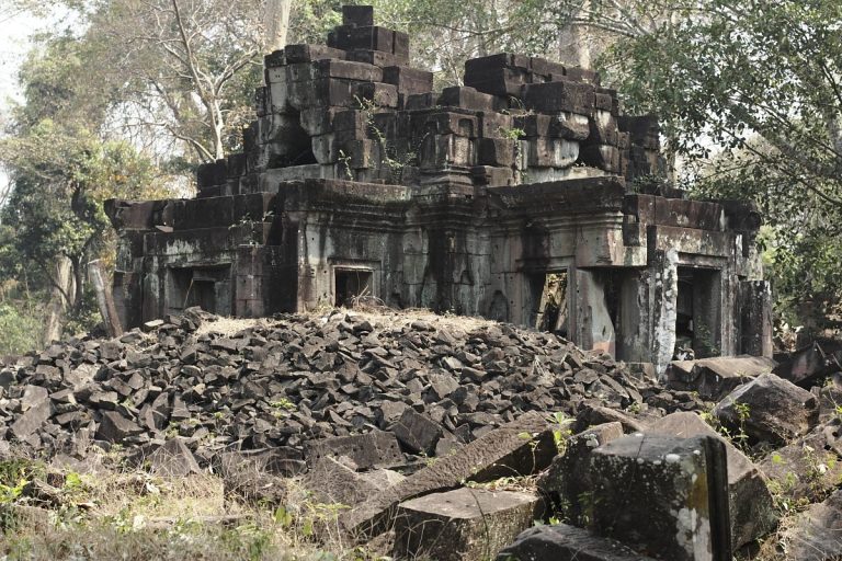 Preah Khan of Kompong Svay: An Angkorian Religious and Military Complex