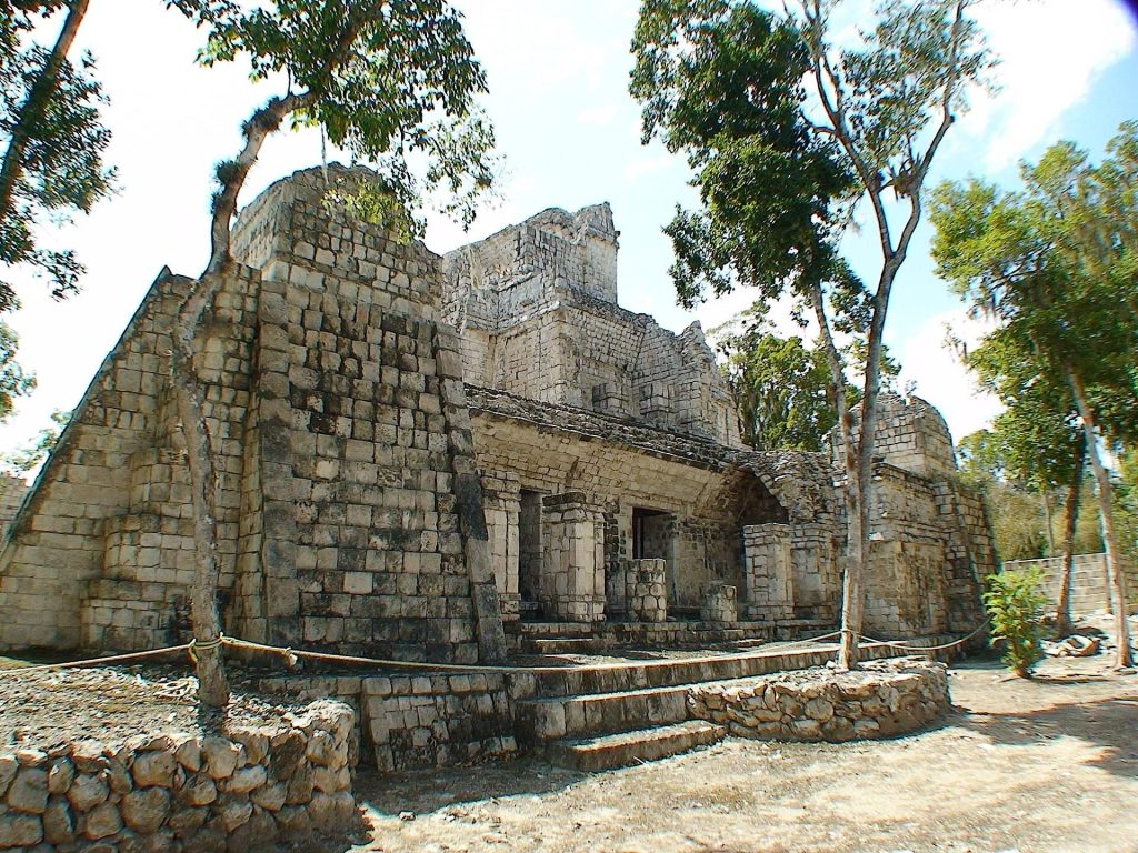 Xtampak: Capital of the Chenes Maya in Campeche 2 Xtampak