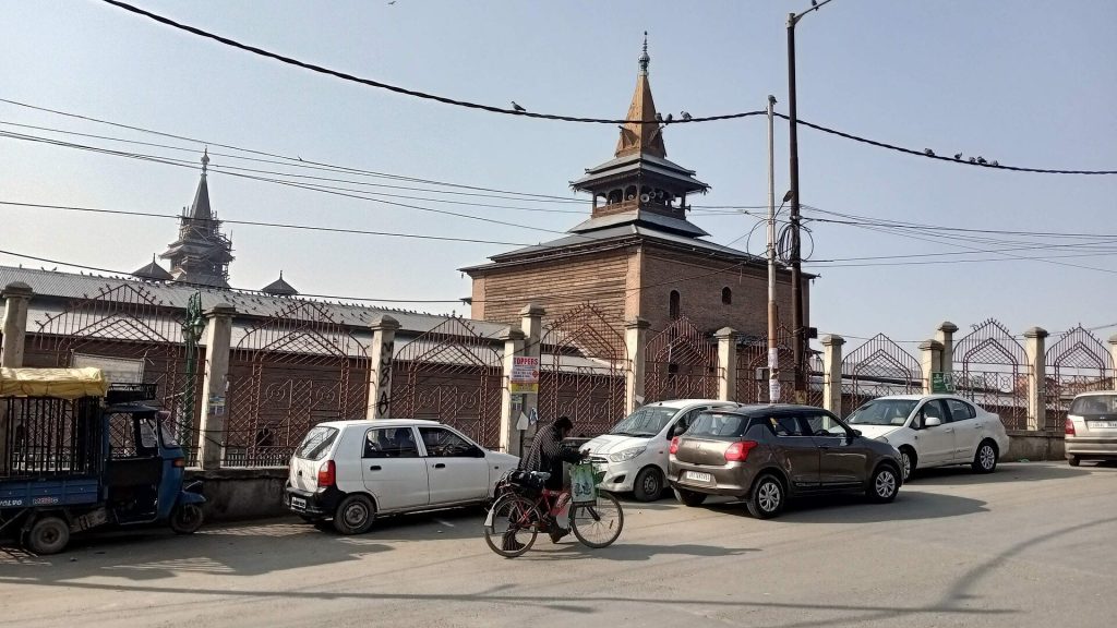 Jamia Masjid: A Historic Friday Mosque in Srinagar 3 Jamia Masjid