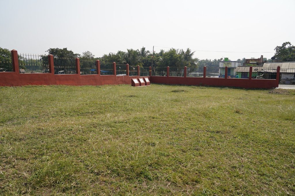 Pandu Rajar Dhibi: A Chalcolithic Settlement in West Bengal 1 Pandu Rajar Dhibi