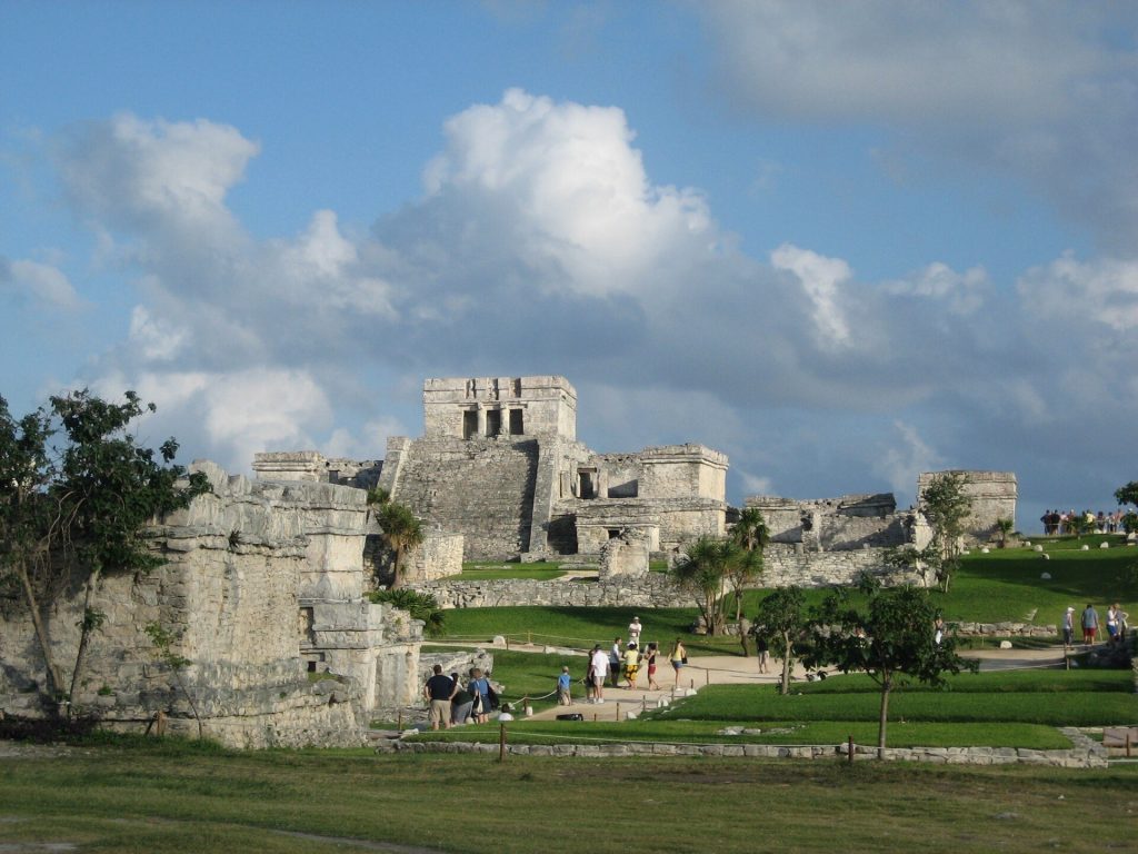 Maya Ruins of Tulum: A Maya Walled Port City in Mexico 1 Maya Ruins of Tulum