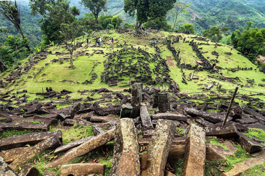 Gunung Padang Megalithic Site: A Prehistoric Terrace Complex in Indonesia 3 Gunung Padang Megalithic Site