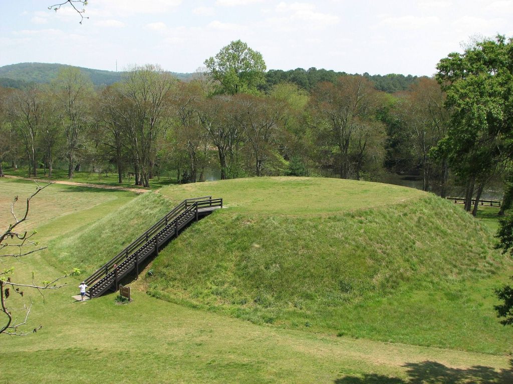 Etowah Indian Mounds: A Mississippian Ceremonial and Political Center in Georgia 1 Etowah Indian Mounds
