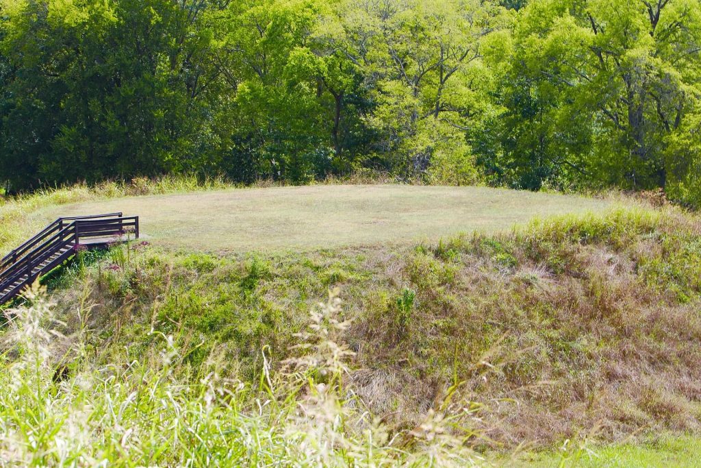 Etowah Indian Mounds: A Mississippian Ceremonial and Political Center in Georgia 4 Etowah Indian Mounds