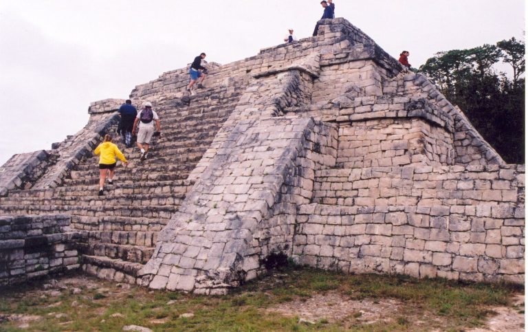 Chinkultic: A Maya City and Ceremonial Center in Chiapas, Mexico