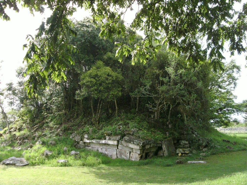 Chinkultic: A Maya City and Ceremonial Center in Chiapas, Mexico 2 Chinkultic
