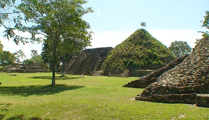 Moral Reforma: A Maya River-Port and Regional Center in Tabasco 4 Moral Reforma