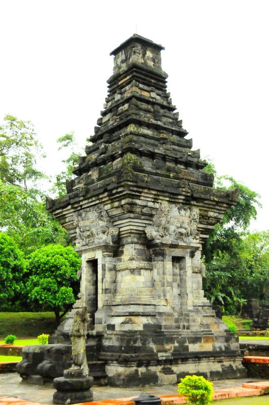 Penataran: A Shaivite Hindu Temple Complex in East Java