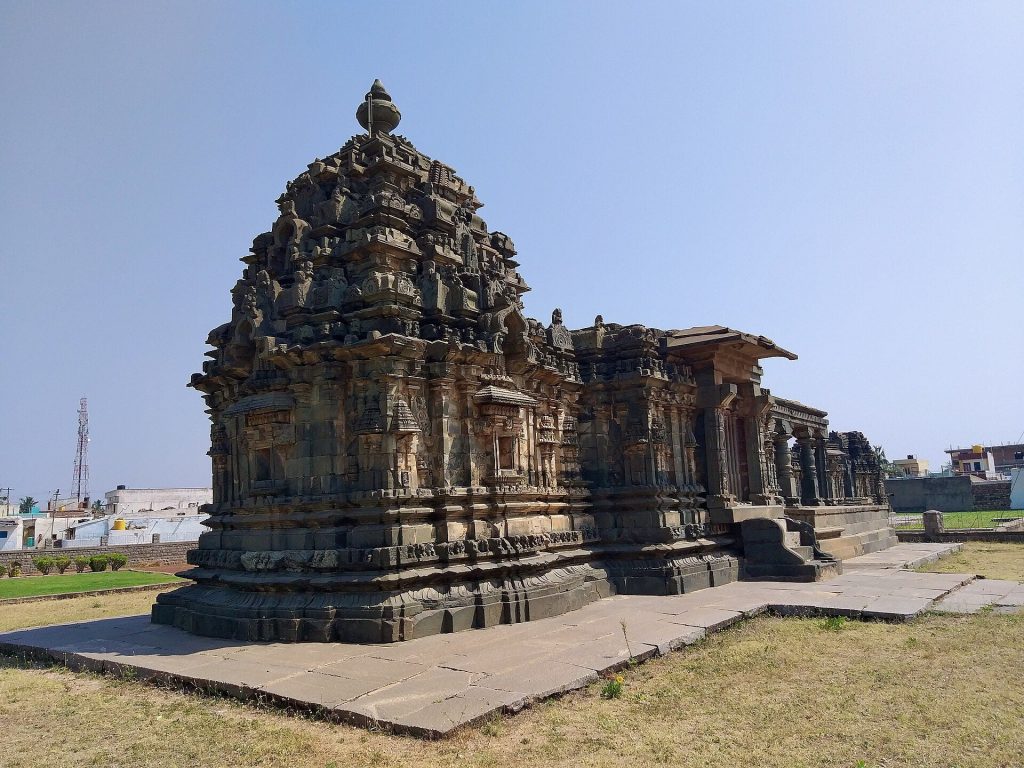 Nannesvara Temple, Lakkundi: An Early Kalyana Chalukya Shiva Temple 3 Nannesvara Temple, Lakkundi