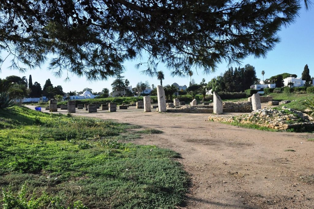 Punic Ports of Carthage: Ancient Commercial and Military Harbours 3 Punic ports of Carthage