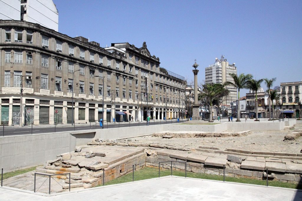 Valongo Wharf: An Archaeological Site of the Atlantic Slave Trade in Brazil 1 Valongo Wharf