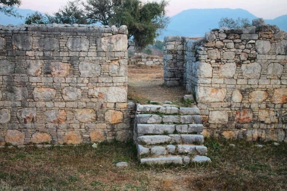 Dharmarajika Stupa: A Buddhist Reliquary Monument at Taxila 1 Dharmarajika Stupa
