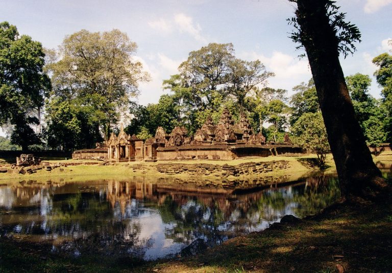Banteay Srei: A Tenth-Century Hindu Temple at Angkor