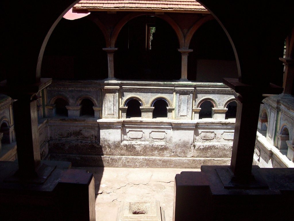 Maduwanwela Walawwa: A Kandyan Aristocratic Residence and Administrative Center 3 Maduwanwela Walawwa