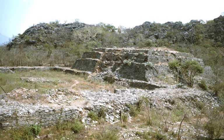 Guiengola: A Fortified Zapotec Urban Settlement in Mexico