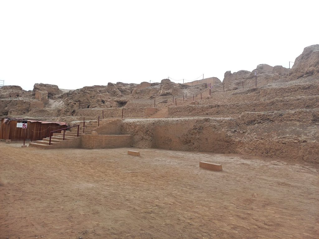 Huaca Huantille: A Ychsma Ceremonial and Administrative Center in Peru 1 Huaca Huantille