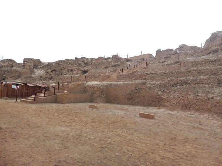 Huaca Huantille: A Ychsma Ceremonial and Administrative Center in Peru