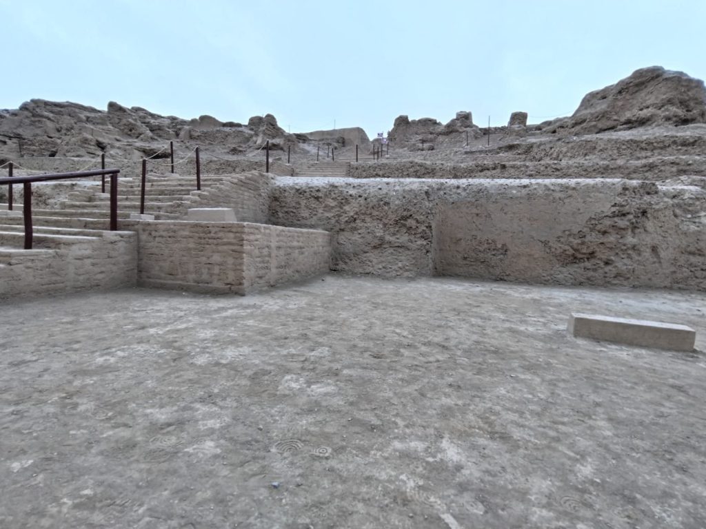 Huaca Huantille: A Ychsma Ceremonial and Administrative Center in Peru 4 Huaca Huantille