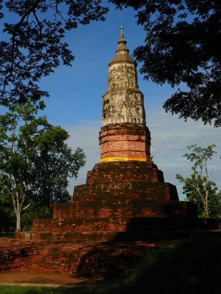 Mueang Fa Daet: A Dvaravati Buddhist Center in Thailand 4 Mueang Fa Daet