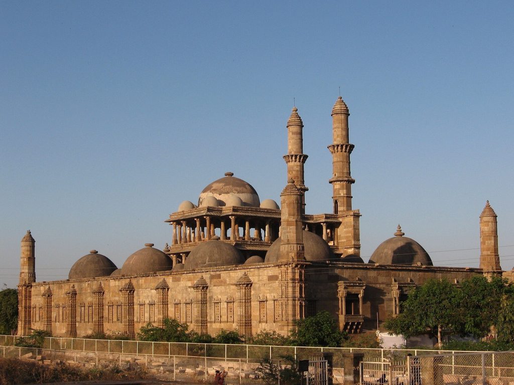 Champaner-Pavagadh Archaeological Park: A Medieval Capital and Sacred Landscape in Gujarat 1 Champaner-Pavagadh Archaeological Park
