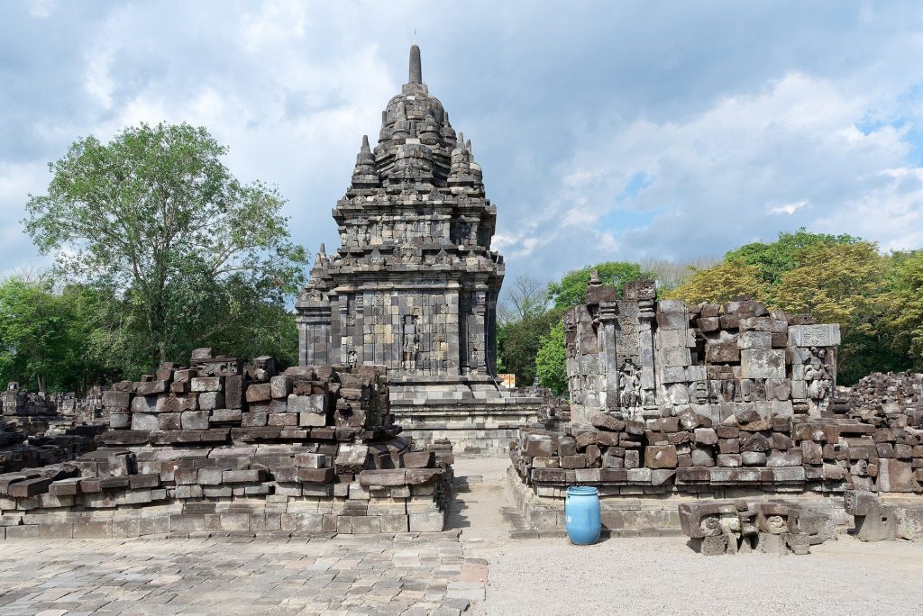 Sewu: A Buddhist Temple Complex in Central Java 2 Sewu