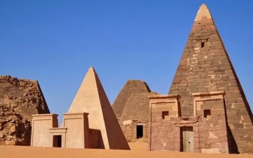 Pyramids of Meroe: Royal and Elite Burial Grounds of Kush 4 Pyramids of Meroe