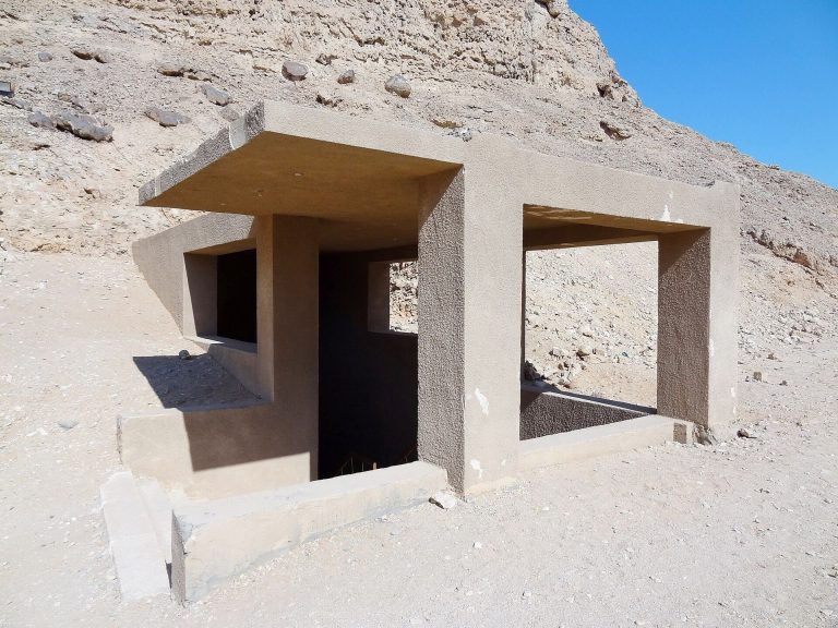 Royal Tomb of Akhenaten: A New Kingdom Royal Burial Complex at Amarna