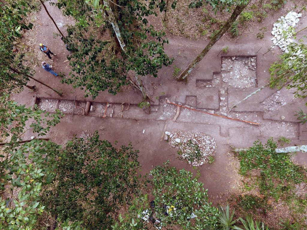 El Tintal: A Major Maya City in Guatemala 1 El Tintal