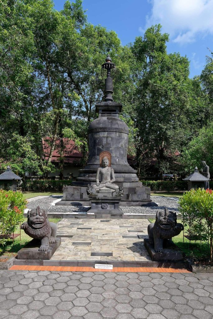 Mendut Temple: A Mahayana Buddhist Shrine in Central Java 3 Mendut Temple