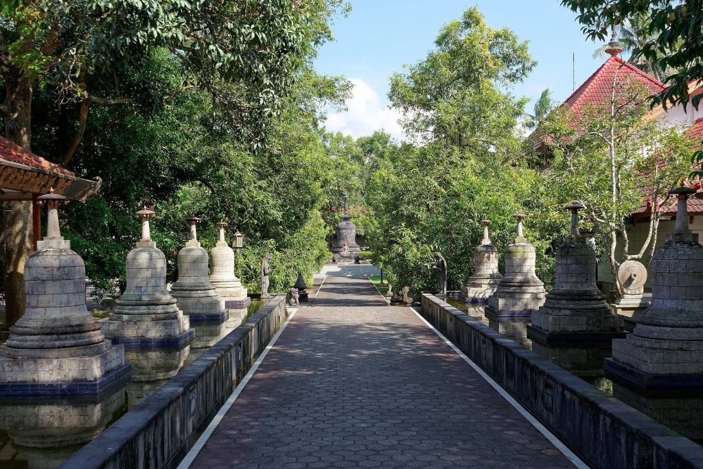 Mendut Temple: A Mahayana Buddhist Shrine in Central Java 4 Mendut Temple