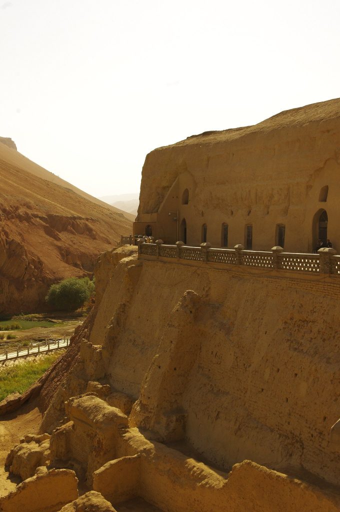 Bezeklik Thousand Buddha Caves: A Buddhist Cave Complex in Xinjiang 1 Bezeklik Thousand Buddha Caves