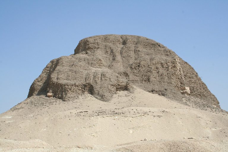 Pyramid of Senusret II: A Middle Kingdom Royal Tomb at El Lahun