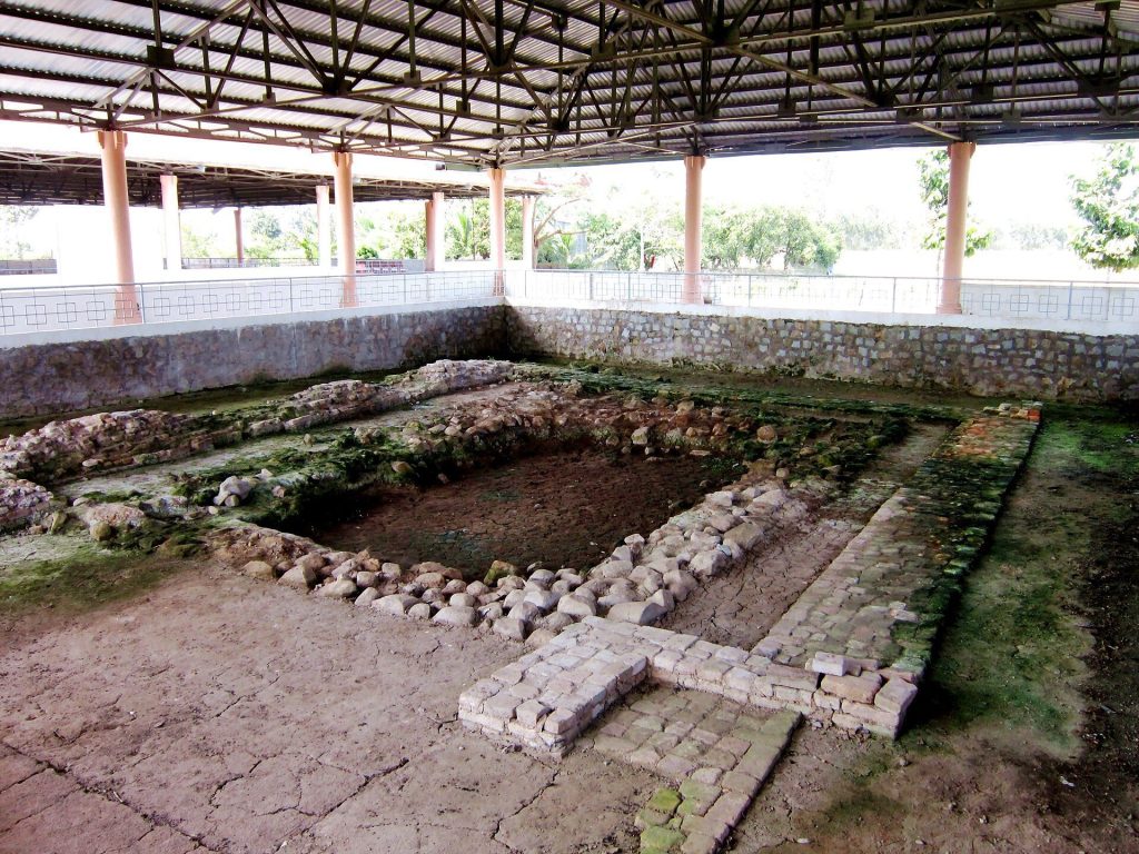 Óc Eo: An Archaeological Port Site Associated with Funan 4 Óc Eo
