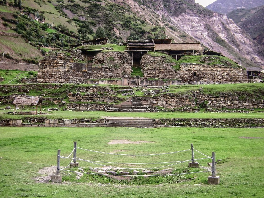Chavín de Huántar: A Chavín Ceremonial and Religious Center in Peru 2 Chavin de Huantar