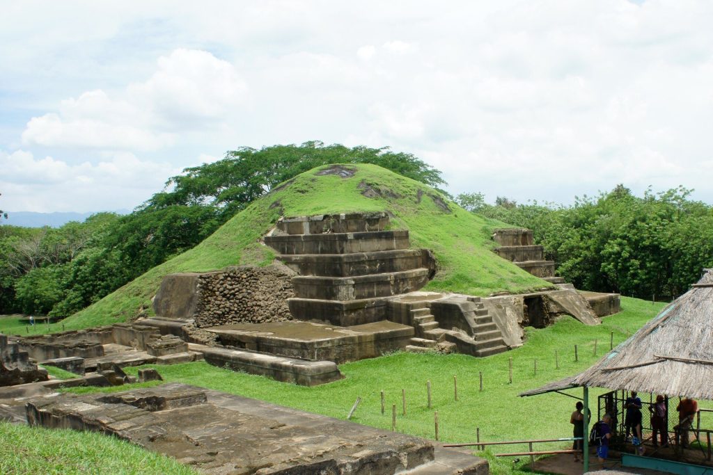 San Andrés, El Salvador: Maya Capital of the Zapotitán Valley 1 San Andrés, El Salvador