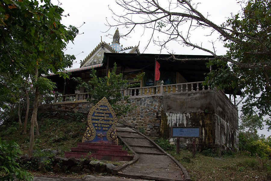 Phnom Chisor: An Early Khmer Brahmanical Sanctuary in Cambodia 3 Phnom Chisor