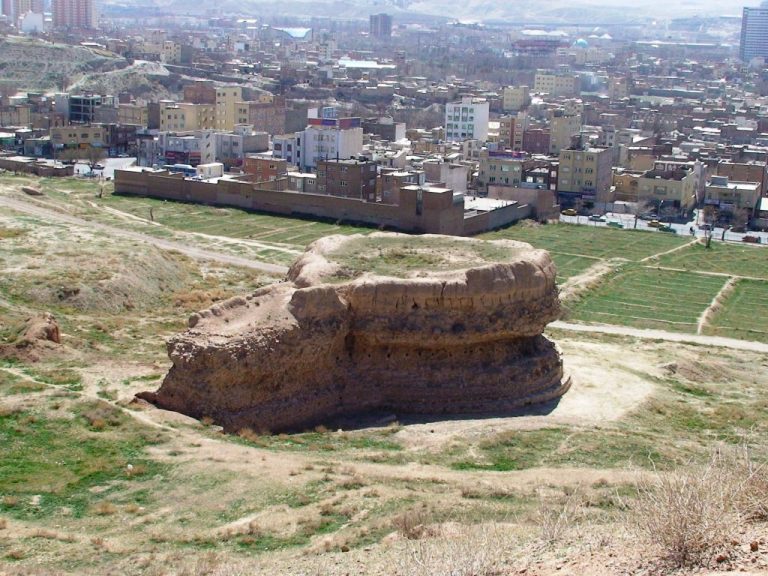 Rab’-e Rashidi: An Ilkhanid Academic and Charitable Complex in Tabriz