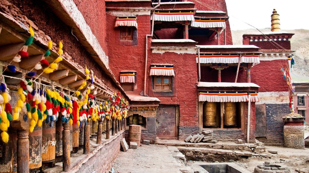 Sakya Monastery: Seat of the Sakya School and Medieval Tibetan Government 3 Sakya Monastery