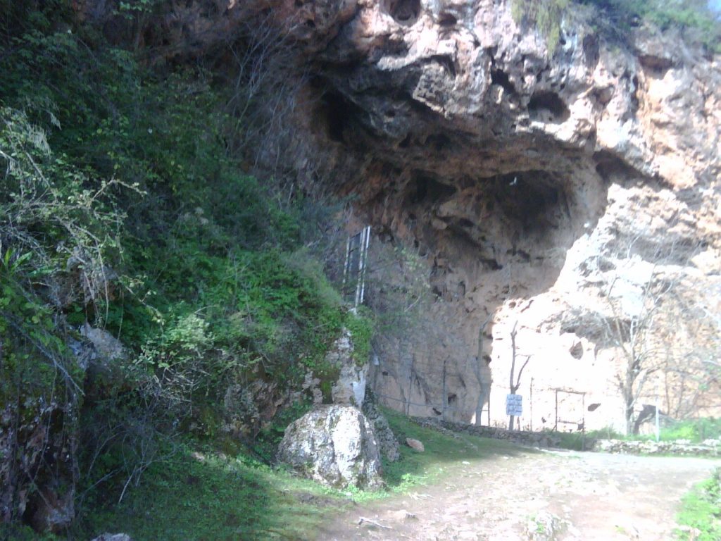 Taforalt Cave: A Prehistoric Cemetery and Hunter-Gatherer Site in Morocco 1 Taforalt Cave