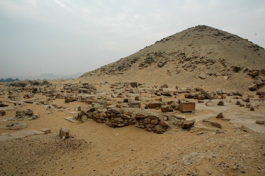 Pyramid of Djedkare-Isesi: A Fifth Dynasty Royal Funerary Complex in Egypt 1 Pyramid of Djedkare-Isesi