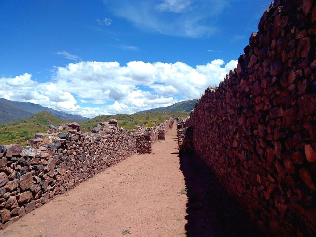 Piquillacta: A Wari Administrative and Ceremonial Complex in Peru 2 Piquillacta