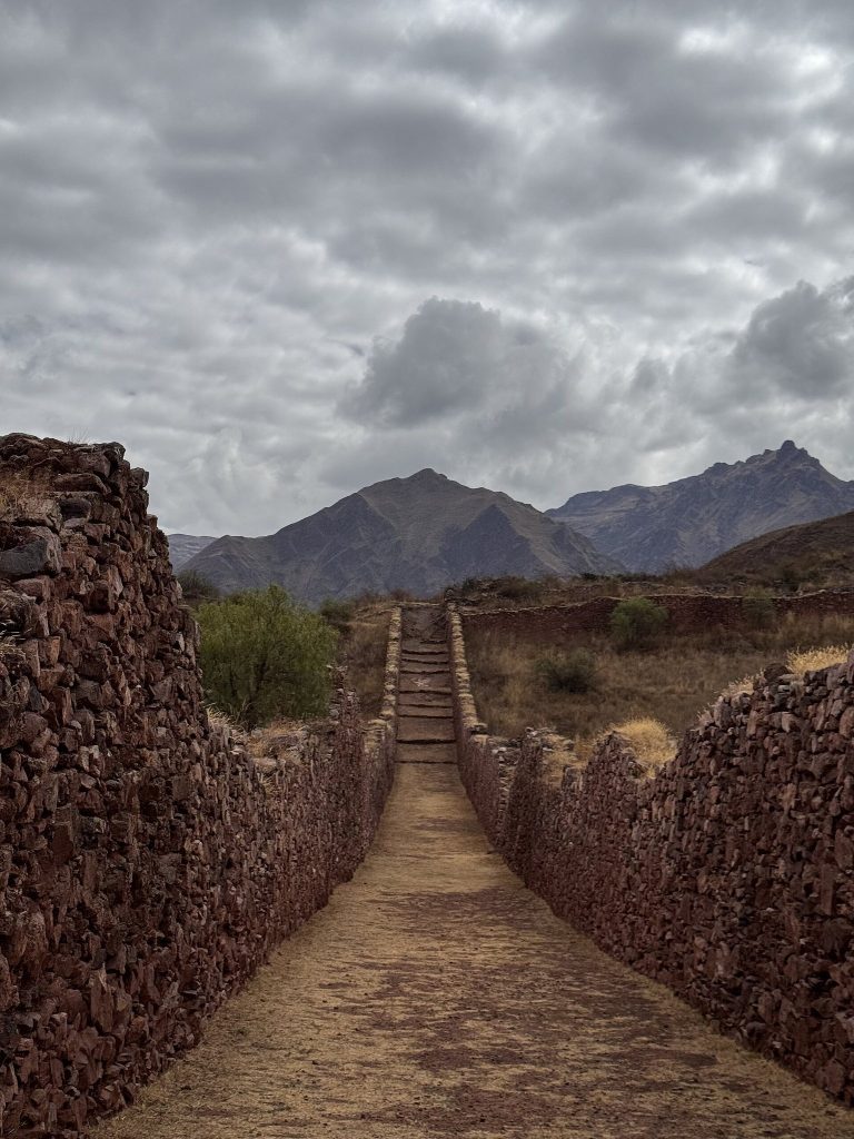 Piquillacta: A Wari Administrative and Ceremonial Complex in Peru 4 Piquillacta