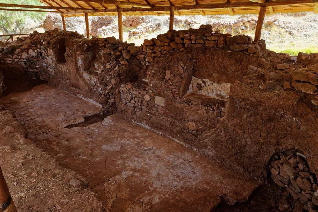 Piquillacta: A Wari Administrative and Ceremonial Complex in Peru 5 Piquillacta