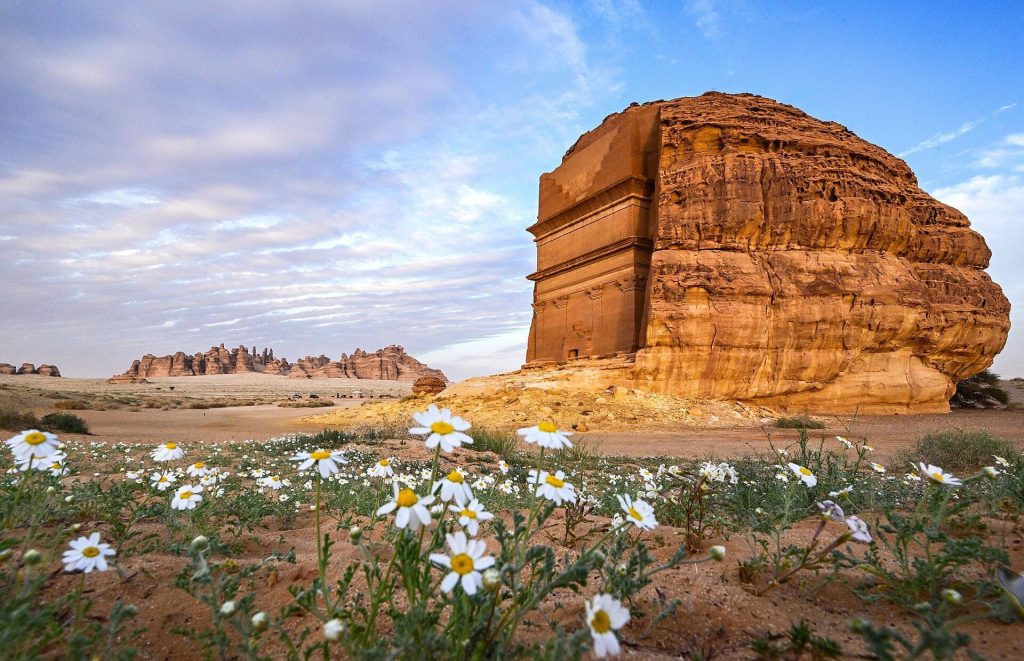 Qasr al-Farid: A Nabataean Rock-Cut Tomb at Hegra 2 Qasr al-Farid