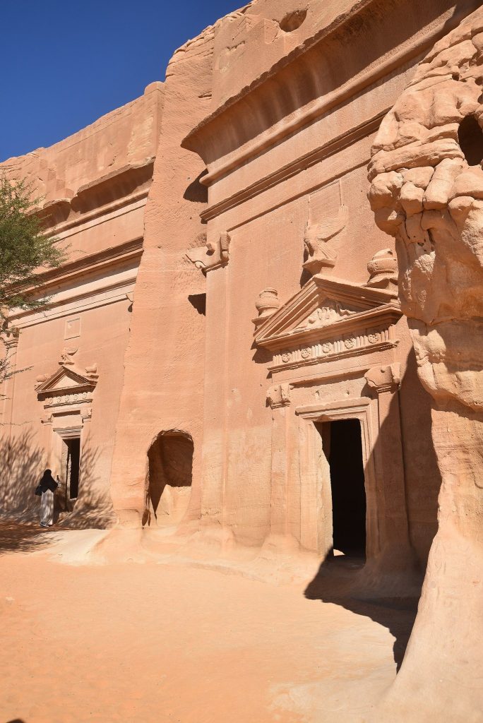 Qasr al-Farid: A Nabataean Rock-Cut Tomb at Hegra 3 Qasr al-Farid