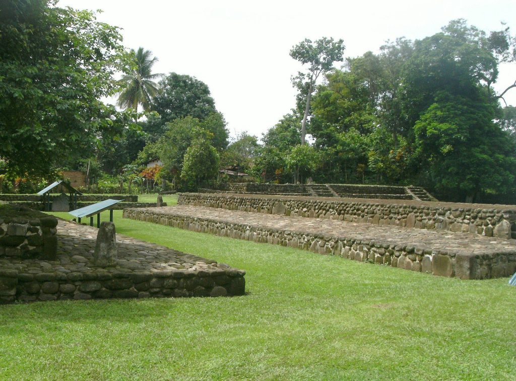 Izapa: A Formative-Period Archaeological Center in Mexico 1 Izapa
